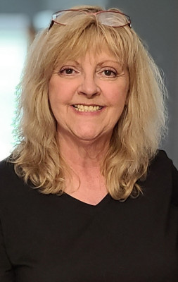 Cindy Kim (Barnes) Hodges