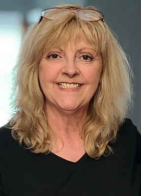 Cindy Kim (Barnes) Hodges 