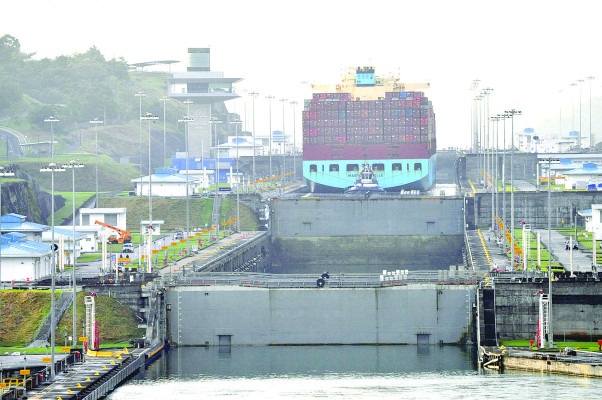 Publisher traverses the Panama Canal