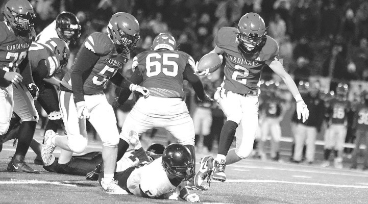 Grant Fisher breaks free for a touchdown during Conway Springs’ Class 1A championship win over the Centralia Panthers, 41-6. Fisher had a big game. In addition to the offensive touchdown, he had a punt return for a touchdown early in the game and a late-game interception to end a Centralia scoring threat. Stephanie McKennon/TSnews