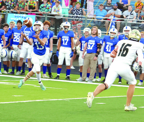 Kicker Carson Achey makes a catch on a trick play during the first half of Goddard’s homecoming victory over the Andover Central Jaguars. Stephanie McKennon/TSnews
