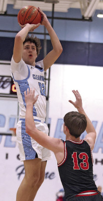 Mason Smith attempts a jump shot during Clearwater’s game against El Dorado last Friday. Stephanie McKennon/TSnews