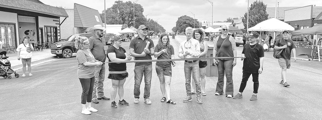 A ribbon cutting was held on Saturday, June 11, to mark the debut of the Goddard Main Street Market. The new market, which features a variety of vendors and also highlights downtown businesses, is put on by the Goddard Chamber of Commerce. The market takes place on the second Sunday of the month, and runs 2-5 p.m. Three more dates remain this season: July 9, Aug. 13 and Sept. 10. Travis Mounts/TSnews