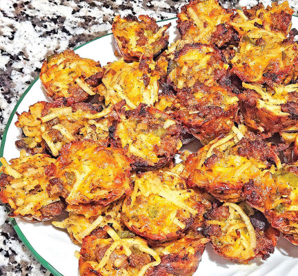Hash browns sausage bites are crispy and cheesy, with just enough seasoning. They’re great for a snack table or for a brunch buffet.