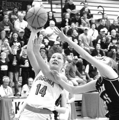Argonia’s Lindsay Coleman drives to the basket during last week’s Class 1A-Division II State tournament game. The Raiders lost to the Linn Bulldogs, who went on to win the State championship. Travis Mounts/TSnews