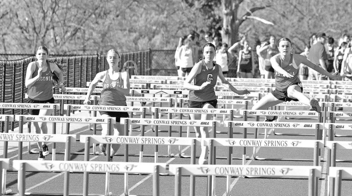 Three local teams take part in Conway Springs track meet