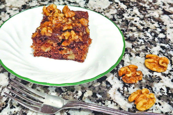 Granny Smith harvest bars combine the tartness of apples with the nuttiness of walnuts and the warmth of cinnamon and nutmeg to make the perfect dessert or breakfast bar.