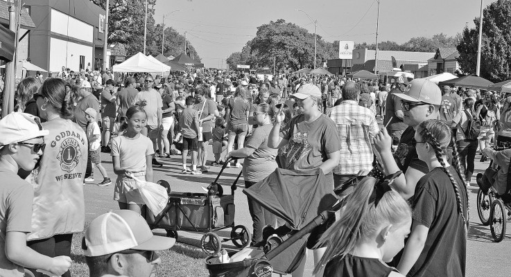 A big crowd fills up Main Street on Saturday during Goddard’s Fall Festival. This year’s event, now organized by the City of Goddard, featured several new events. Dale Stelz/TSnews