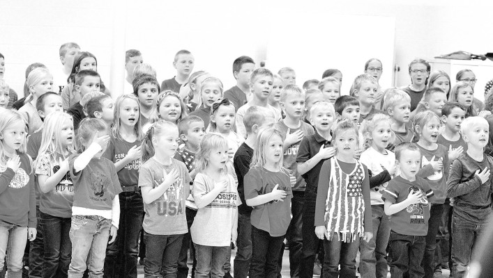 Students host Vets Day program