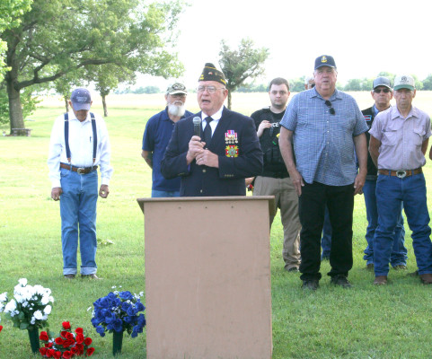 Photo by Dale Stelz/TSnews Veteran Charley Jenkins served as a chaplain during Monday's ceremony at the Argonia Cemetery.