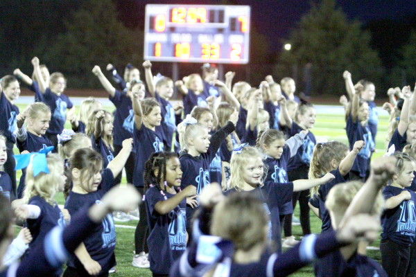 Youth, alumni cheer