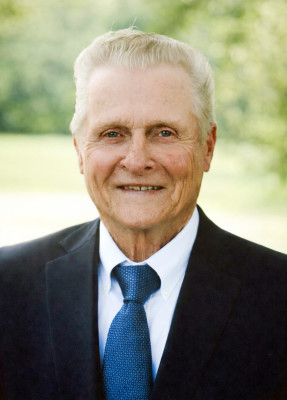 Robert “Bob” Louis Kerschen