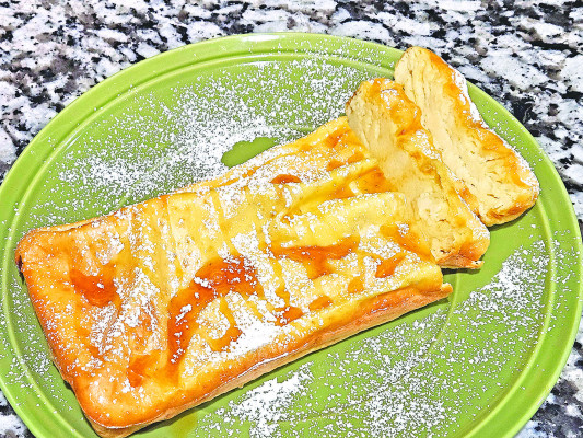 This cake is made with only four ingredients—yogurt, eggs, vanilla extract and cornstarch. It’s a lightly sweet dessert that pairs well with fruit, honey or maple syrup and has a consistency a bit like a custard.
