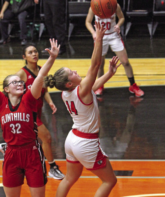 Lindsay Coleman scores 2 of her 20 points in Friday’s championship win at the South Central Border League tournament in Arkansas City. Travis Mounts/TSnews