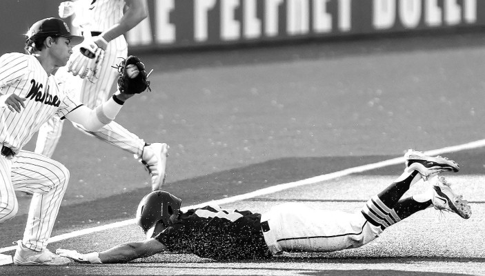 Late rally ends Eisenhower Tigers’ baseball season